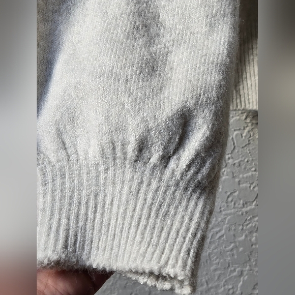 Draper James RSVP Long Sleeve Gray Jeweled Sweater Size Large - Picture 13 of 15